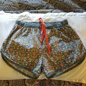 Iza Pearl Floral Shorts XS
